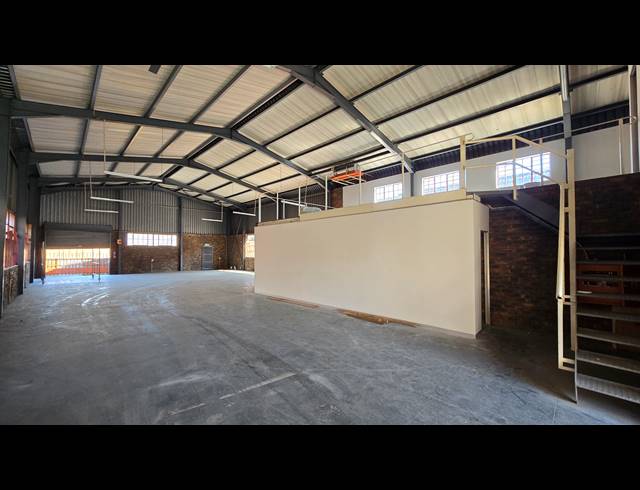 465M² WAREHOUSE TO LET IN SEBENZA